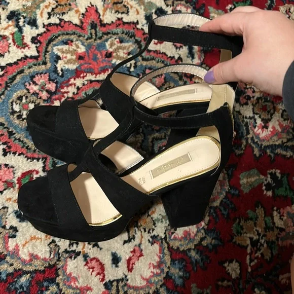 Prima Donna Collection Block Heeled Sandal - Picture 2 of 5